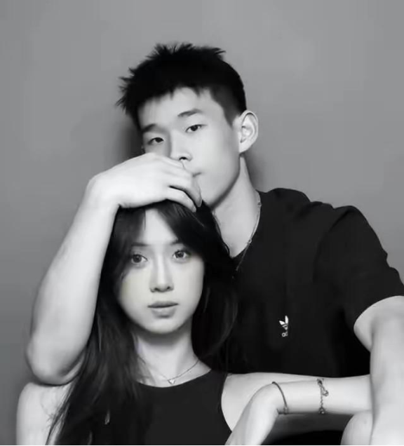 包含球星跨界合作音乐制作，粉丝热议话题络绎不绝的词条